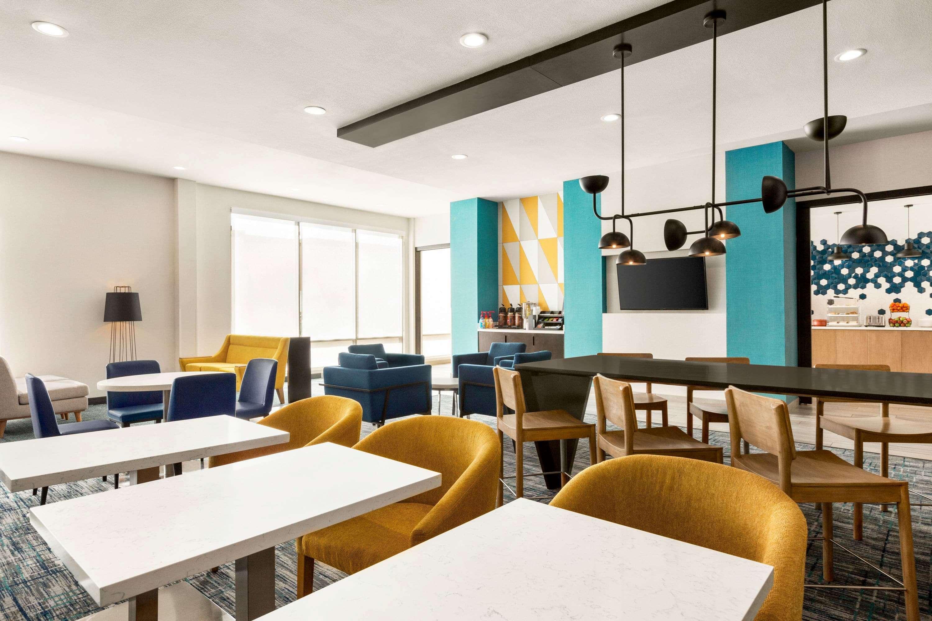 La Quinta By Wyndham Richmond-Sugarland Hotel Exterior foto